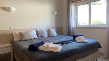 Familienhaus, 2 Schlafzimmer | 2 Schlafzimmer, Schreibtisch, Bügeleisen/Bügelbrett, Bettwäsche