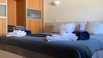 Family House, 2 Bedrooms | 2 bedrooms, desk, iron/ironing board, bed sheets