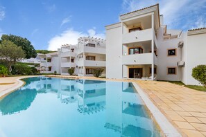 Front of property - Apartment Steps Algarve, Praia da Falésia 300 meters (Albufeira)