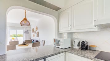 Apartment, 2 Bedrooms | Private kitchen | Fridge, microwave, oven, stovetop