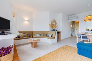 Living area - Clube Albufeira, Family Holidays with Pool View (Albufeira)