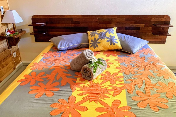 Der Schlafbereich mit Kingsize-Bett