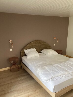7 bedrooms, iron/ironing board, travel crib, free WiFi - House 15 people with Jacuzzi, Large Terrace near Gérardmer (Corcieux)