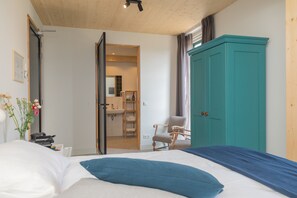 5 bedrooms