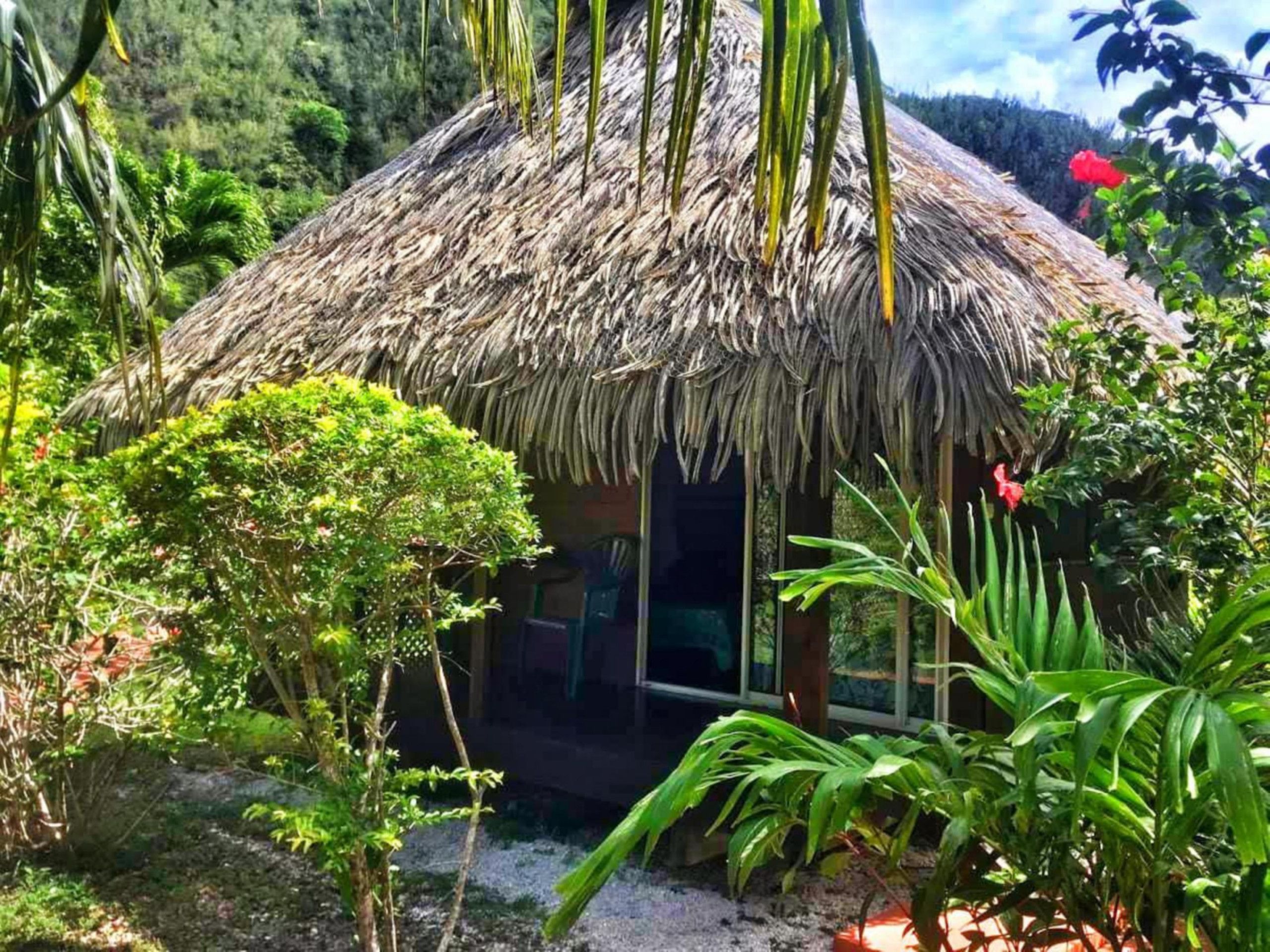 Le bungalow pour 2 personnes avec salle de bain privative et piscine
