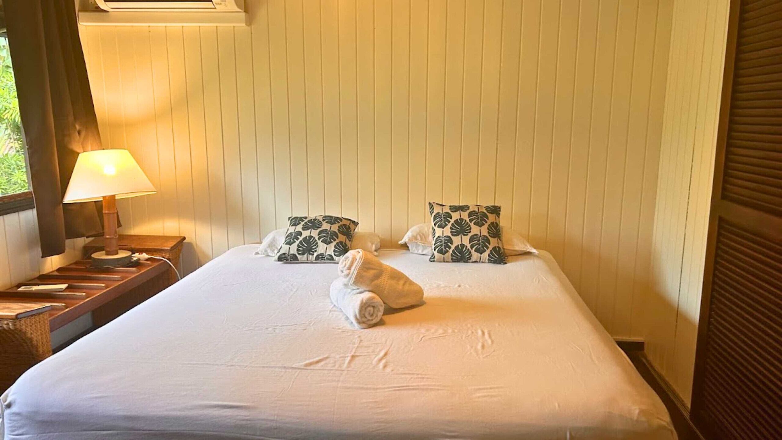 Wifi gratis y ropa de cama