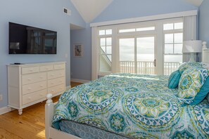 5 bedrooms, WiFi - Captains Choice: 5-Bed Oceanfront Escape w/ Private Pool, Elevator & Hot Tub! (Atlantic Beach)