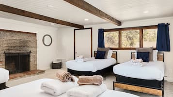 3 bedrooms, iron/ironing board, travel cot, WiFi