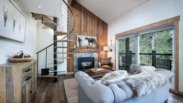 Flat-screen TV, fireplace
