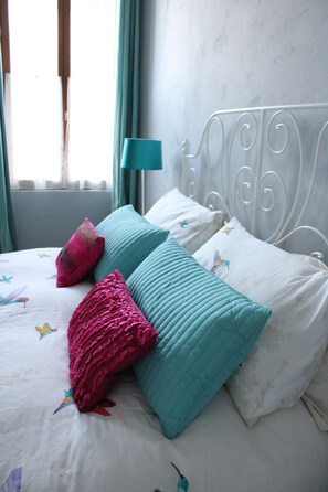 2 chambres, fer et planche à repasser, lit parapluie, Wi-Fi gratuit