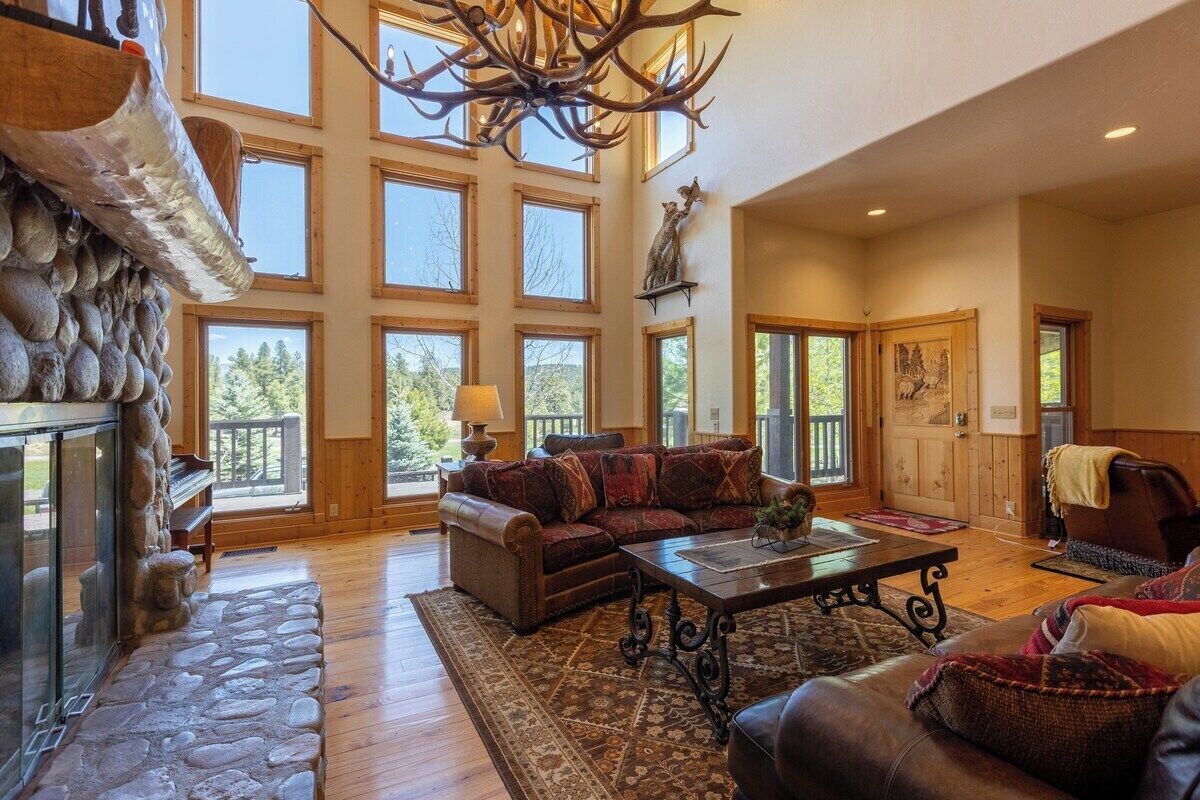 Smart TV, fireplace, table tennis, offices