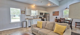 The Driftwoods - 9 Unique Lodging Options with Outdoor Entertaining Space