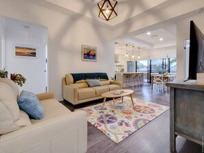 TV connectée, Netflix, livres, services de streaming