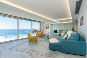 Vila Mewah, akses difabel, kamar mandi pribadi | Lounge