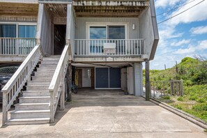 Exterior detail - Bev's Beachfront Bungalow (Atlantic Beach)