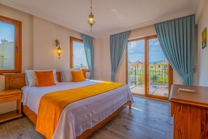 5 bedrooms, premium bedding, free WiFi, bed sheets