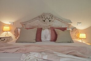 3 bedrooms, iron/ironing board, free WiFi
