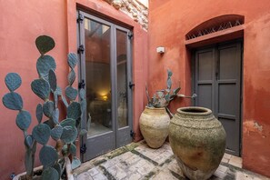 Exterior detail - Dammuso Neas Noto - Two Bedroom House, Sleeps 4 (Noto)