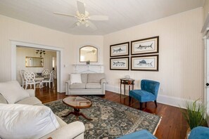 TV - Stunning River Views - Historic 3br Walk Dntn (Melbourne)