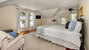 Unclassified image, 3 of 40, button - Stunning River Views - Historic 3br Walk Dntn (Melbourne)