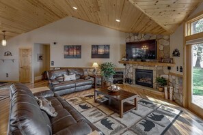 Smart TV, fireplace, DVD player, ping pong