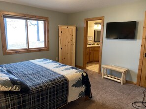 4 bedrooms, iron/ironing board, travel cot, free WiFi