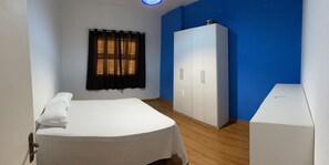 3 عدّة غرف نوم ومكواة/لوح كي وواي فاي مجانًا وملاءات أسرّة