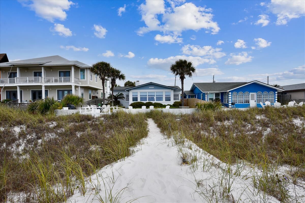 Cottage By The Sea ~ BEACH FRONT near Pier Park Spring/Summerdates open!