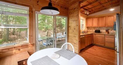 Rustic Private Cottage w/ 4 Bedrooms + Close to