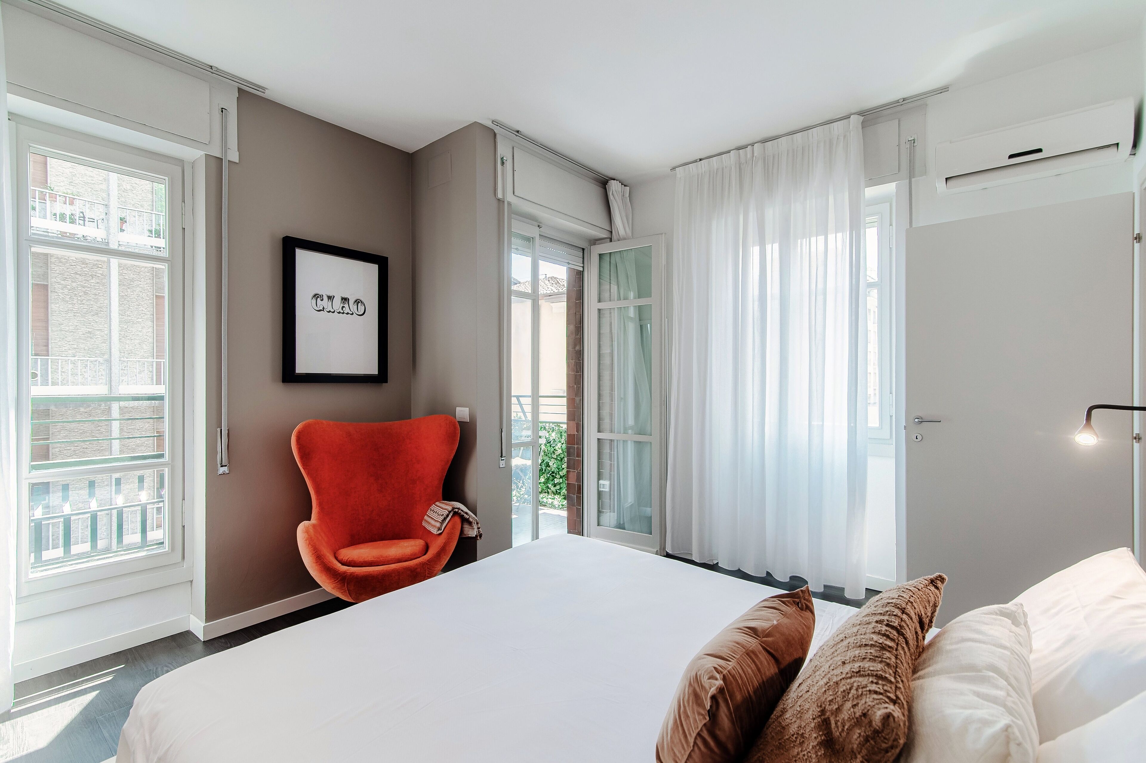 City-Apartment | Hochwertige Bettwaren, Daunenbettdecken, Bügeleisen/Bügelbrett