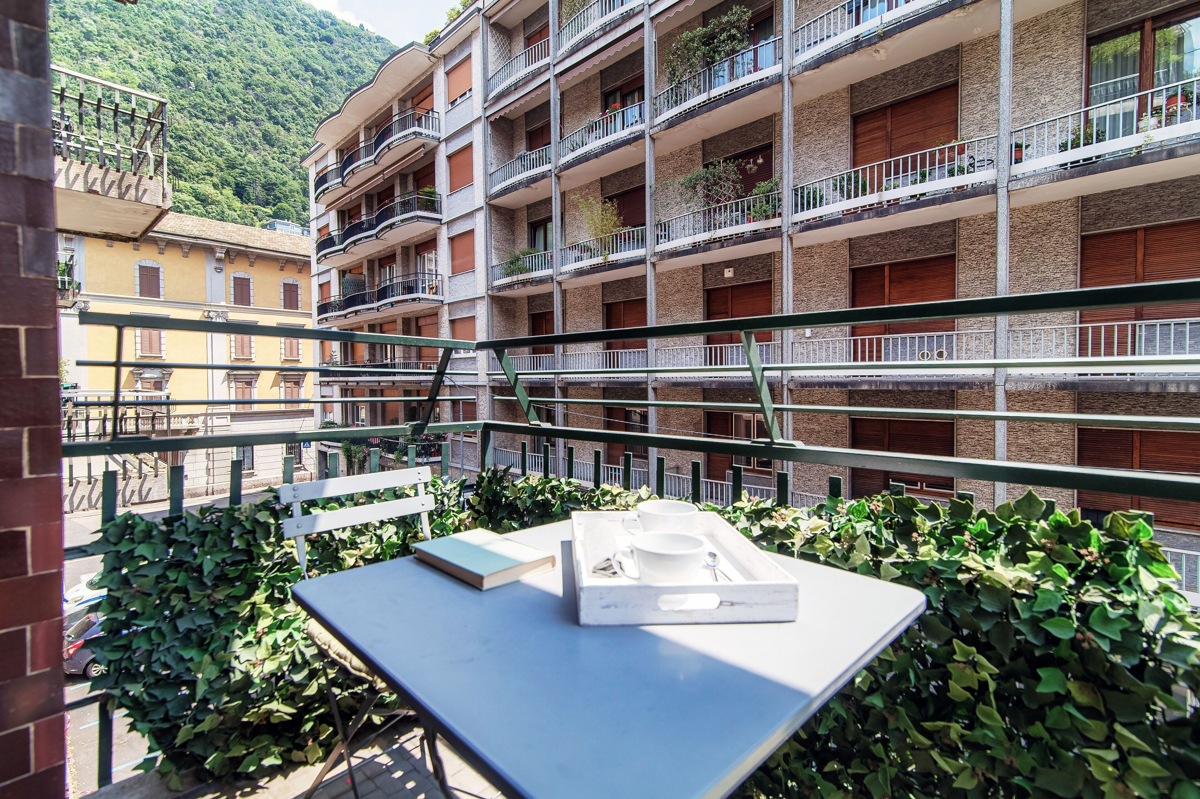 City-Apartment | Hochwertige Bettwaren, Daunenbettdecken, Bügeleisen/Bügelbrett