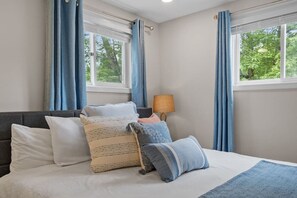 5 slaapkamers, een strijkplank/strijkijzer, gratis wifi, beddengoed