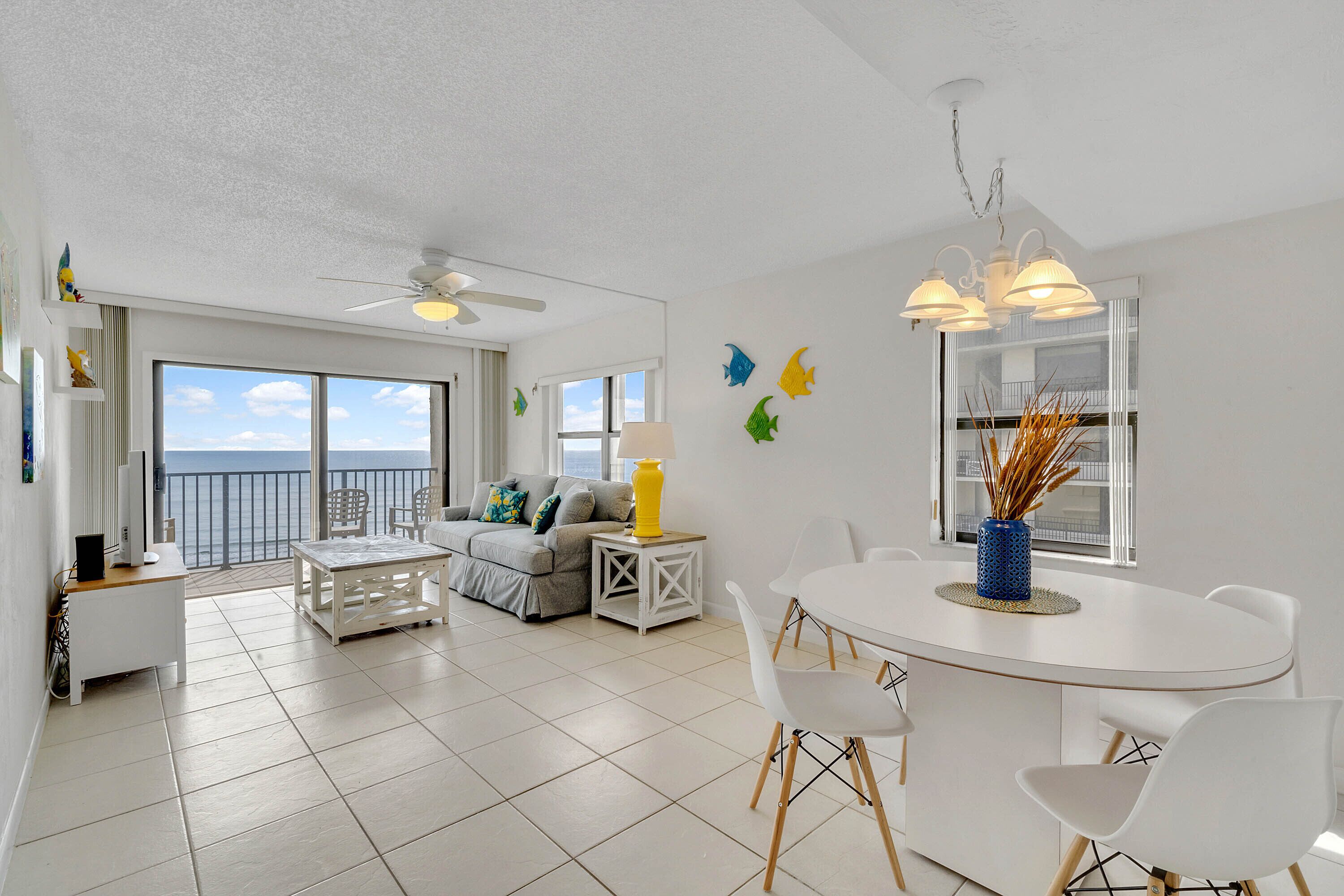 2 Bedroom Oceanfront Beach Condo, Heated Pool and Beach Access
