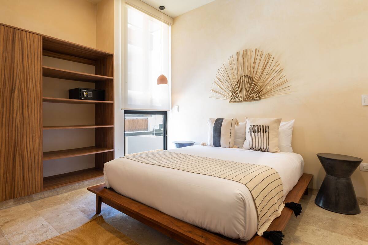 Premium bedding, down duvets, in-room safe, blackout curtains