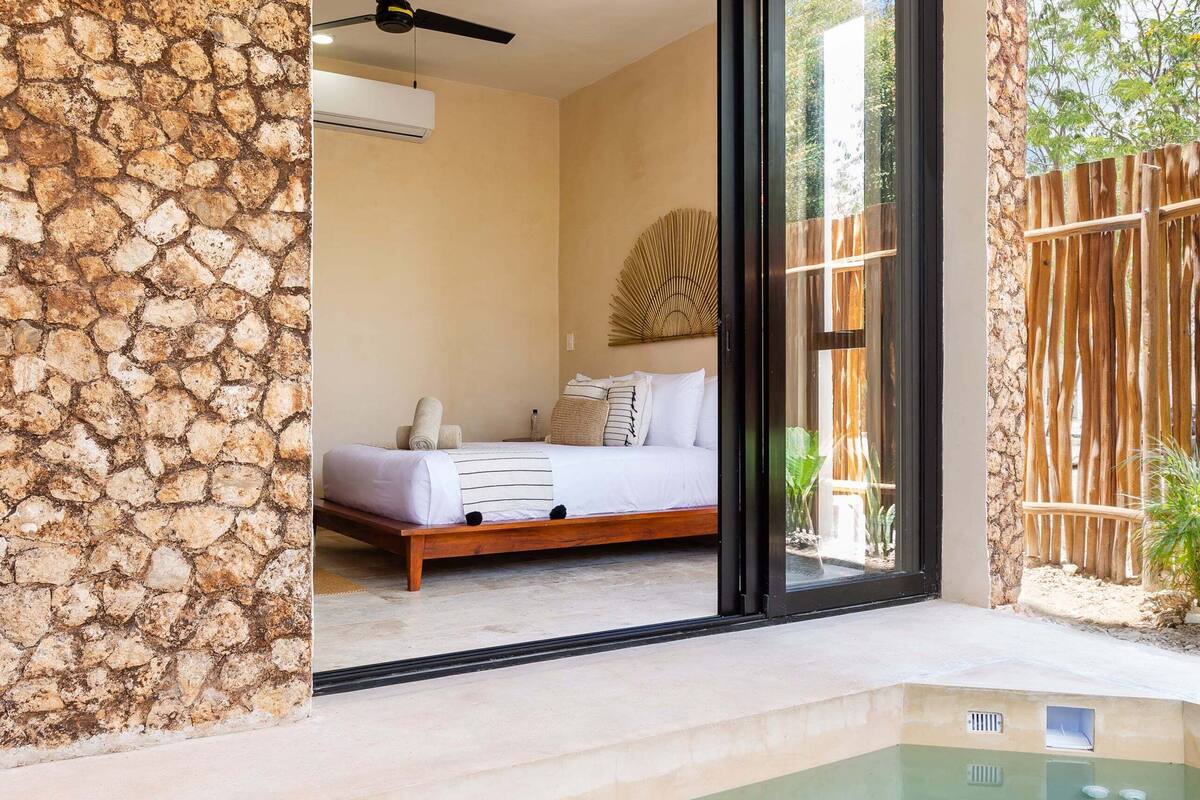 Private pool