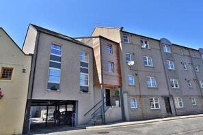 Comfort Apartment (1 Bedroom) | Street view