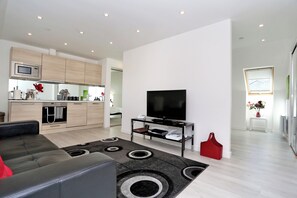 Comfort Apartment (1 Bedroom) | Living room