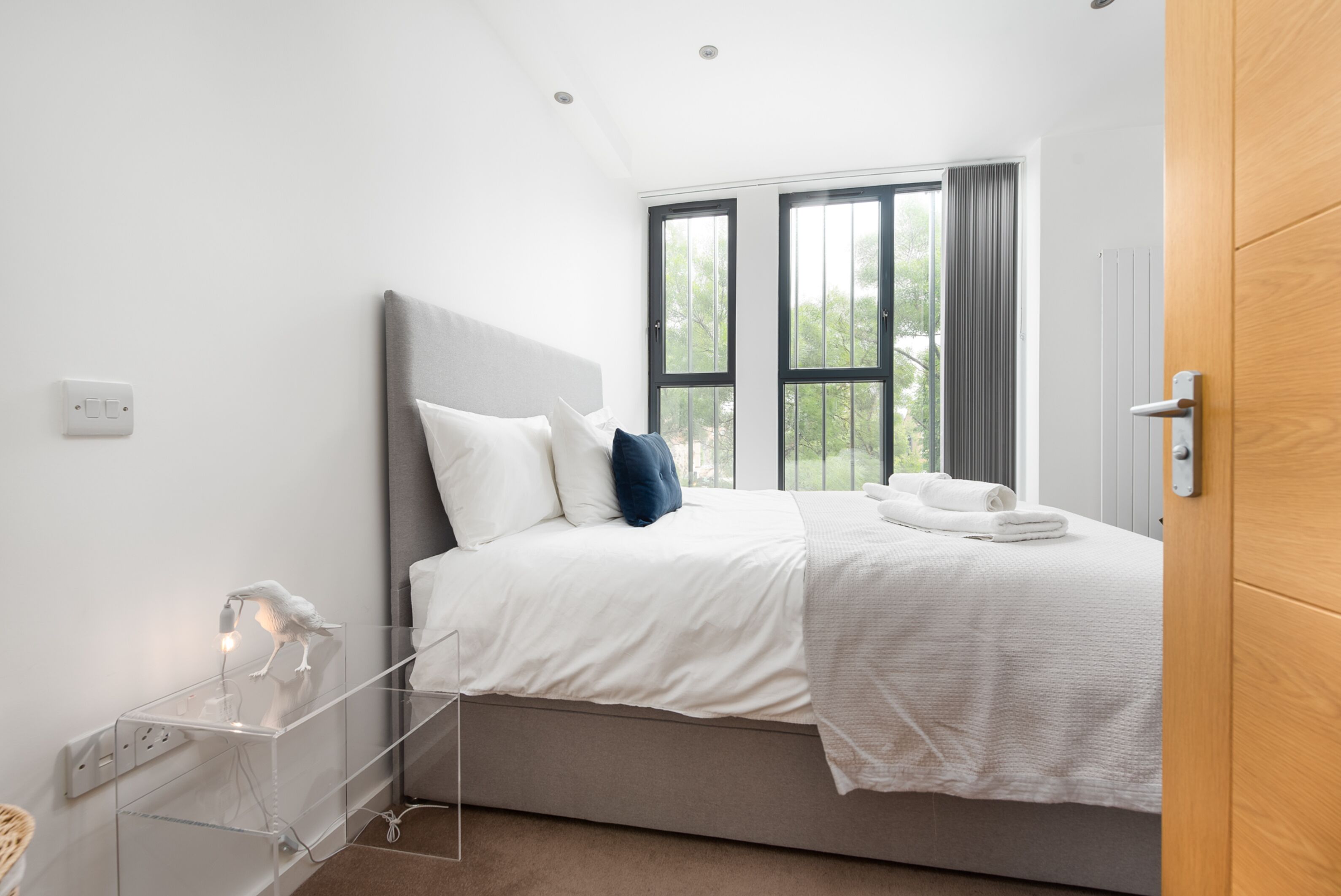 Apartment (1 Bedroom) | 1 bedroom, desk, laptop workspace, cots/infant beds