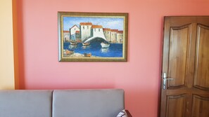 Apartment, 2 Bedrooms | Living room