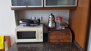 Apartment, 2 Bedrooms | Private kitchenette