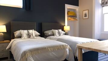 House, 2 Queen Beds | 2 bedrooms, iron/ironing board, free WiFi, bed sheets