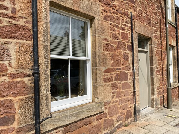 House, 2 Queen Beds | Exterior - Wee Bunker - Central Location (North Berwick)