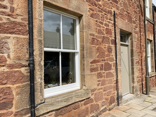 Wee Bunker - Central Location