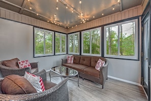 Smart TV, fireplace, offices