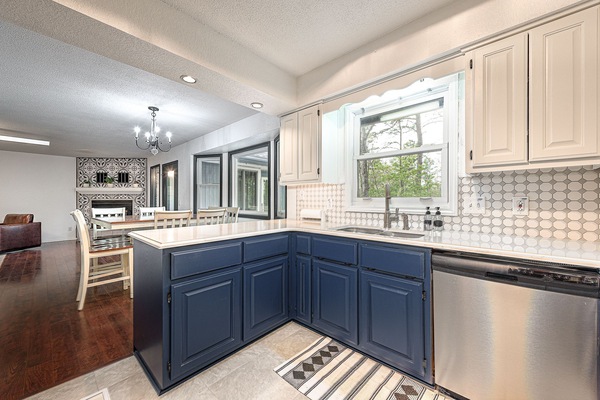 Frigorífic, microones, forn i placa de cuina