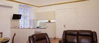 Little Vienna Gold Apartment