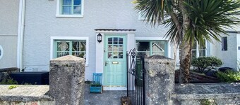 Inglenook Cottage near Porthcawl Town and Beaches
