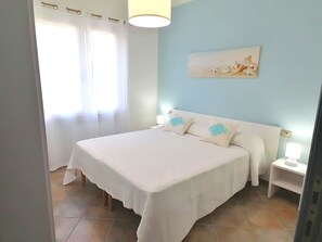 2 bedrooms, desk, iron/ironing board, travel cot