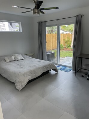 3 bedrooms, desk, free WiFi, bed sheets