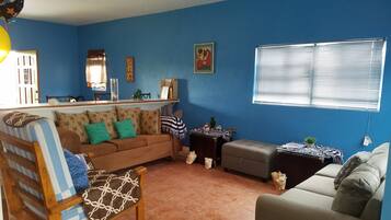 Smart TV, DVD player, books, stereo